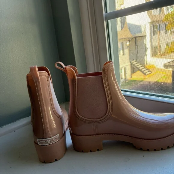 London Fog Women's Wembley Ankle Rain Boots Glossy Blush Pink Size 6 - Picture 3 of 8